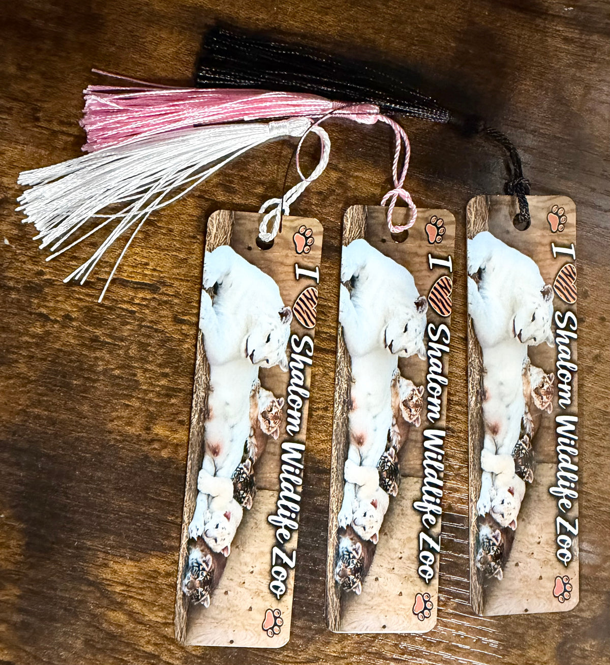 Sweet Ginger & Her Cubs Metal Bookmark 🐯🤍